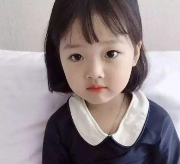 权律二表情包动态图下载_可爱小女孩表情包gif图分享