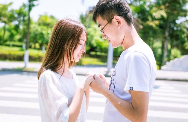 撩妹必胜经典聊天话术_聊妹话术及聊天话题