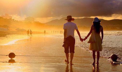 怎么聊天才能引起女孩子的兴趣_撩妹神器推荐