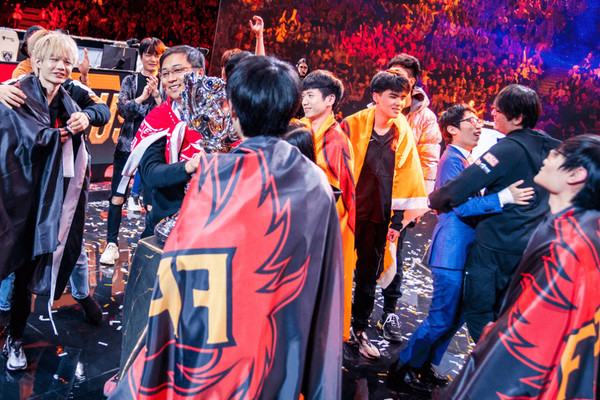 英雄联盟FPX冠军宝箱在哪里领取_FPX冠军宝箱领取网址介绍