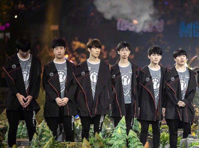 S8半决赛王思聪发话：假如IG打不赢G2，教练组当场集体失业
