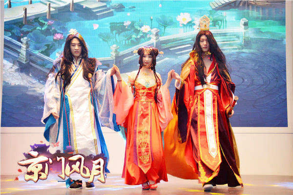 CJ首日 好玩友《京门风月》巡场演绎真绝色