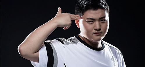 LOL英雄联盟神箭“抗韩”？ Uzi直播惊现神奇一幕